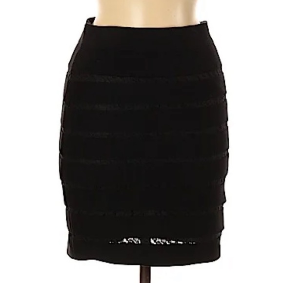 NWOT Ann Taylor Black Skirt Figure Flattering Size XS - Picture 1 of 3